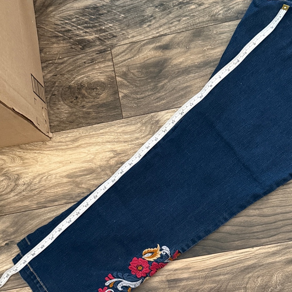 Blue Desire Jeans, size XL - Picture 9 of 9